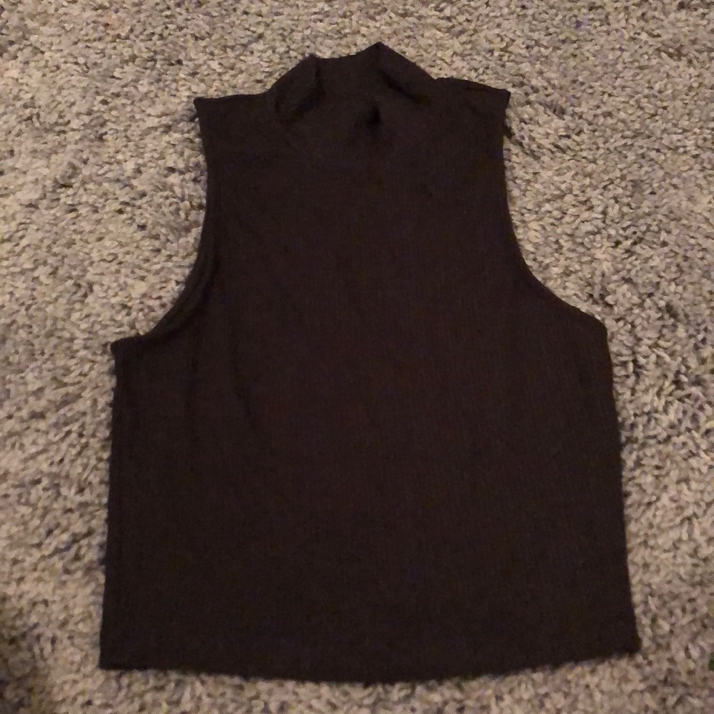 Super cute black crop top
